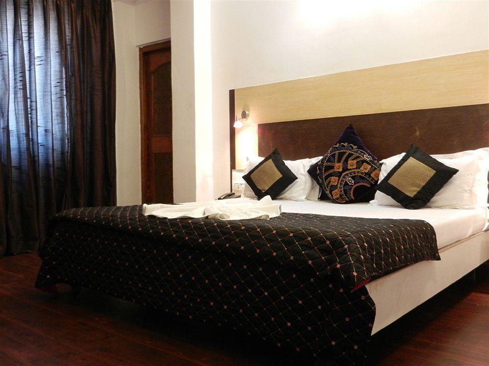 Itsy Hotels Banana Boutique Varanasi Exterior photo