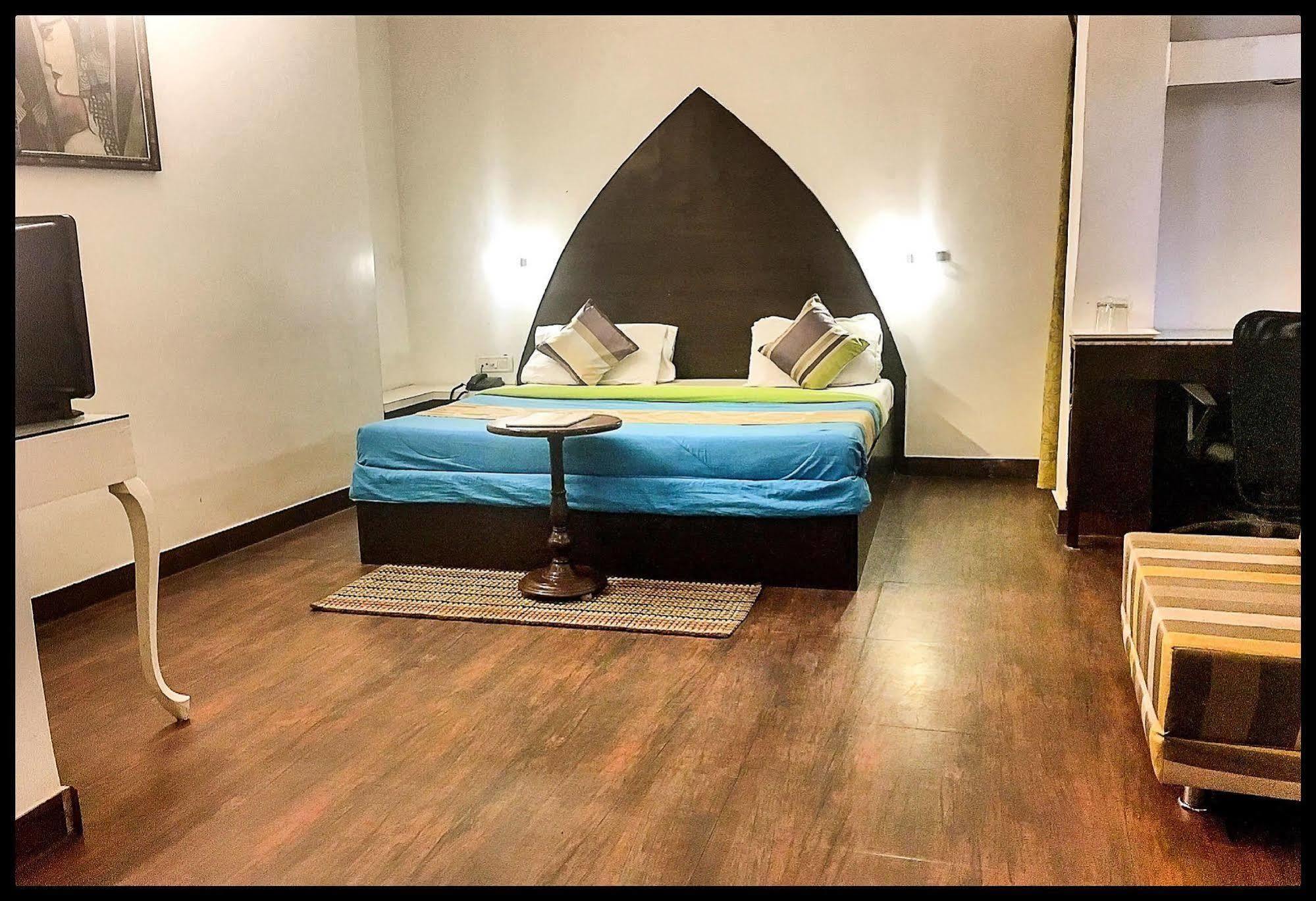 Itsy Hotels Banana Boutique Varanasi Exterior photo